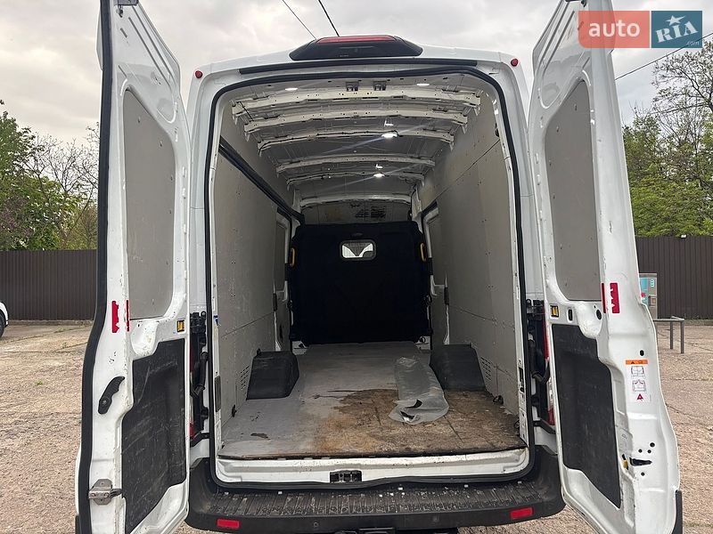 Грузовой фургон Ford Transit 2019 в Нововолынске