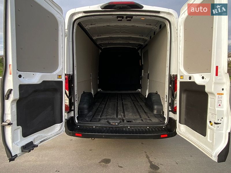 Грузовой фургон Ford Transit 2021 в Ирпене