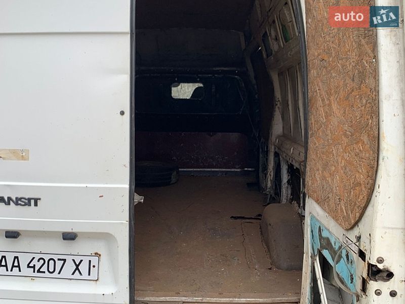 Грузовой фургон Ford Transit 2002 в Киеве