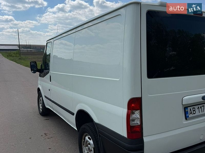 Грузовой фургон Ford Transit 2008 в Ильинцах