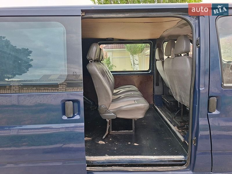 Грузопассажирский фургон Ford Transit 2004 в Николаеве