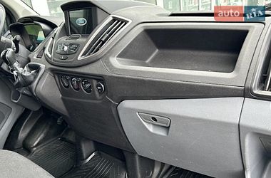 Вантажний фургон Ford Transit 2018 в Луцьку
