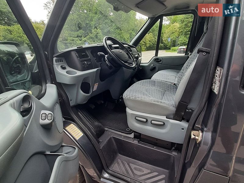Вантажопасажирський фургон Ford Transit 2010 в Полтаві