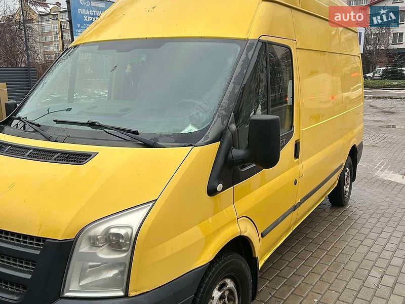 Вантажний фургон Ford Transit 2012 в Івано-Франківську