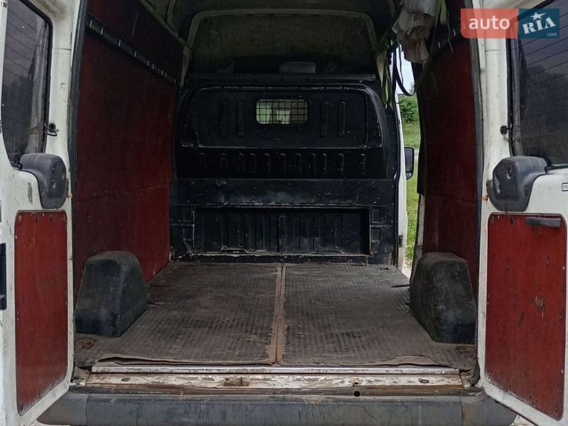 Грузовой фургон Ford Transit 2003 в Чернигове