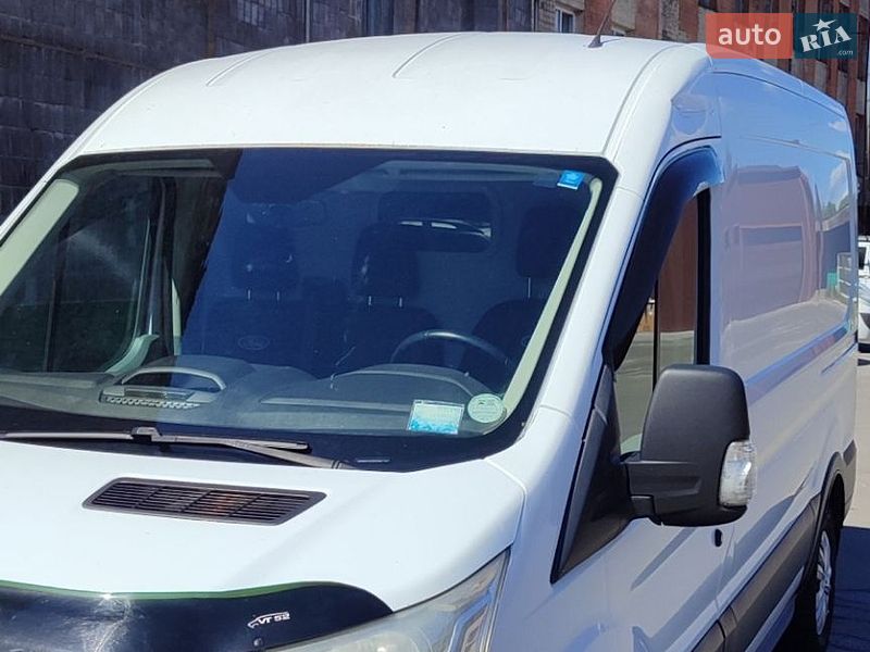 Вантажний фургон Ford Transit 2015 в Кореці
