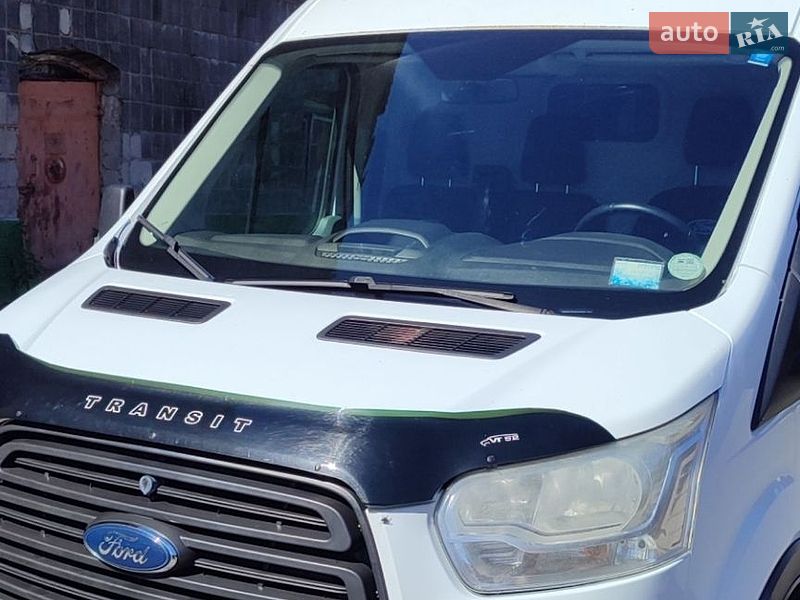 Вантажний фургон Ford Transit 2015 в Кореці