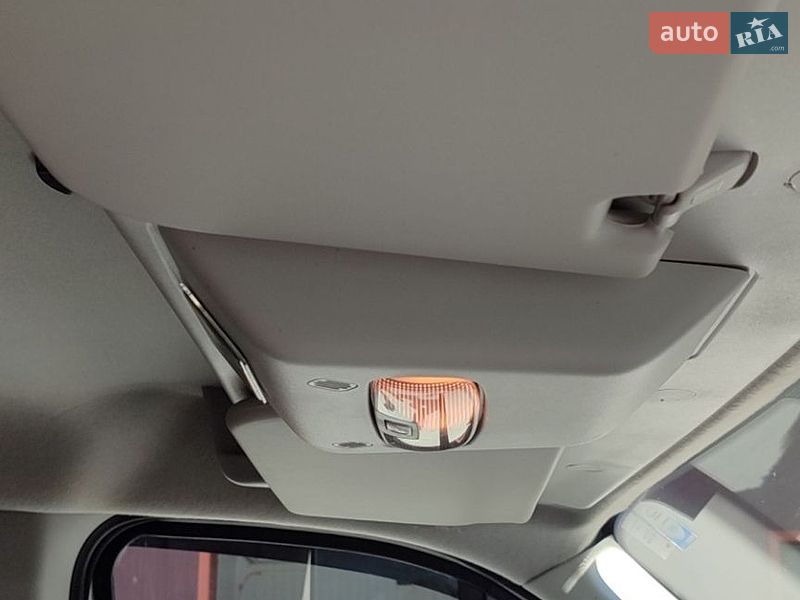 Вантажний фургон Ford Transit 2015 в Кореці