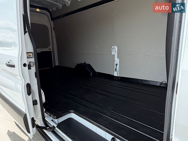 Вантажний фургон Ford Transit 2023 в Млиніві