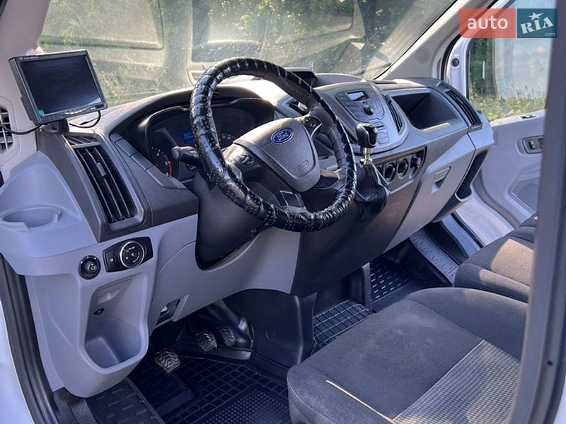 Вантажний фургон Ford Transit 2016 в Дунаївцях