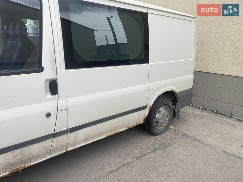 Грузопассажирский фургон Ford Transit 2003 в Львове