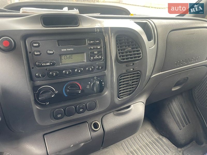 Грузопассажирский фургон Ford Transit 2003 в Львове