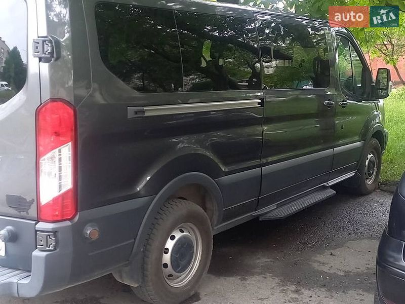 Пригородный автобус Ford Transit 2015 в Калуше