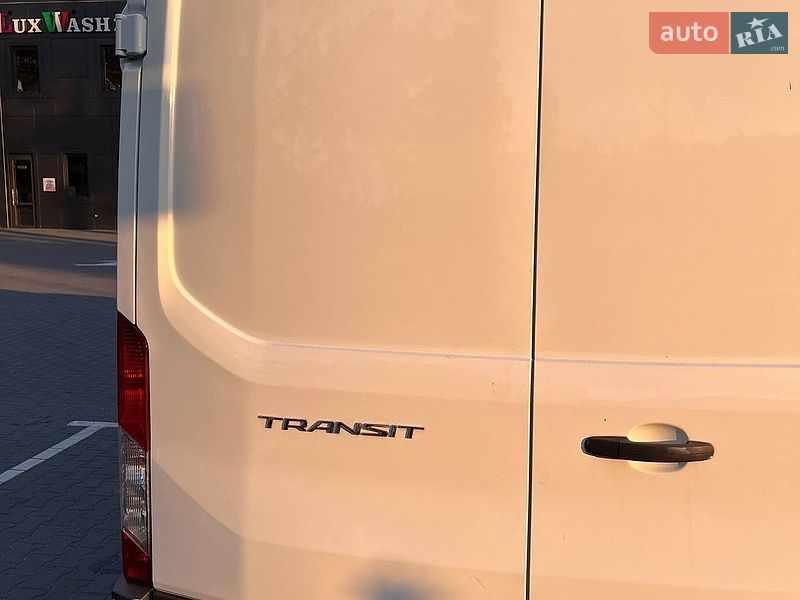 Вантажний фургон Ford Transit 2019 в Маневичах