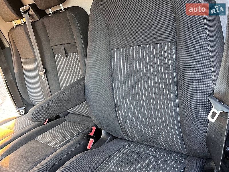 Вантажний фургон Ford Transit 2019 в Маневичах