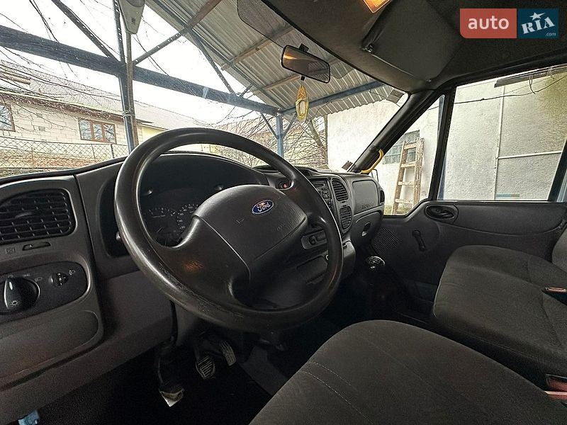 Микроавтобус Ford Transit 2006 в Мукачево