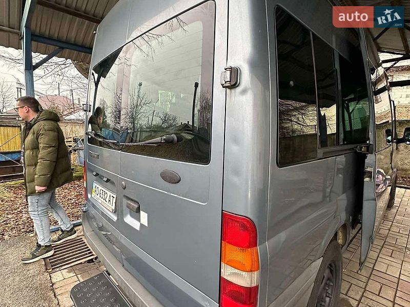 Микроавтобус Ford Transit 2006 в Мукачево
