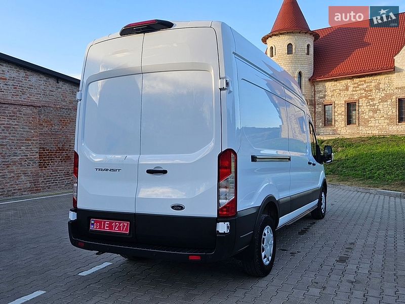 Вантажний фургон Ford Transit 2022 в Бережанах