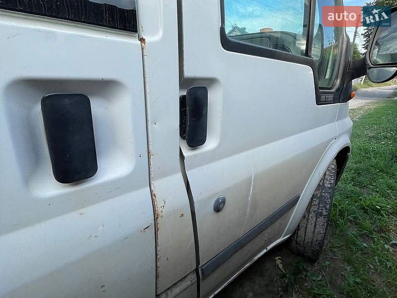 Микроавтобус грузовой (до 3,5т) Ford Transit 2005 в Черновцах