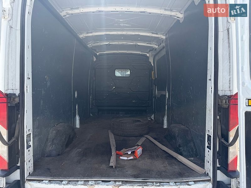 Грузовой фургон Ford Transit 2015 в Каменском