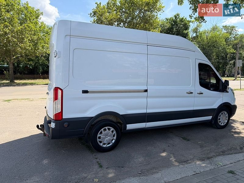 Вантажний фургон Ford Transit 2017 в Миколаєві
