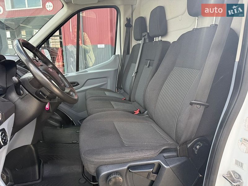 Вантажний фургон Ford Transit 2018 в Дубні