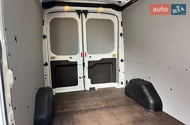 Вантажний фургон Ford Transit 2018 в Дубні