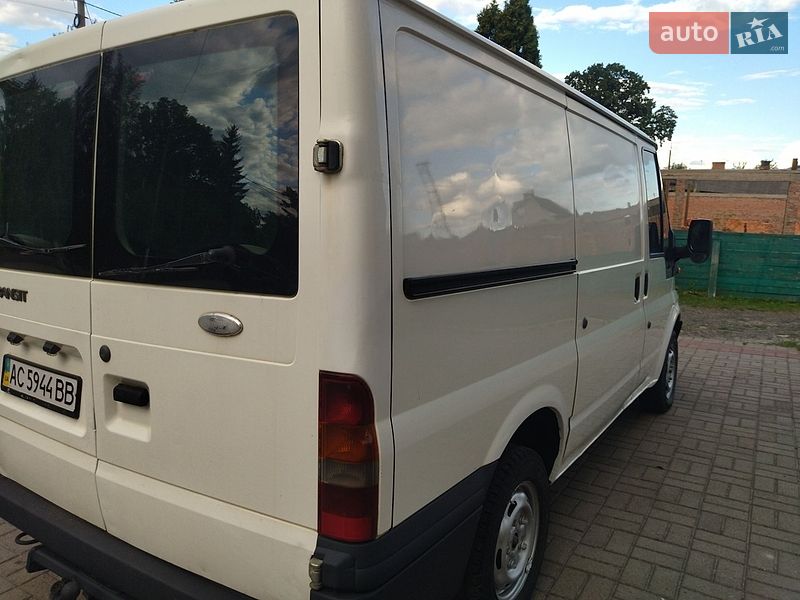 Вантажний фургон Ford Transit 2002 в Луцьку
