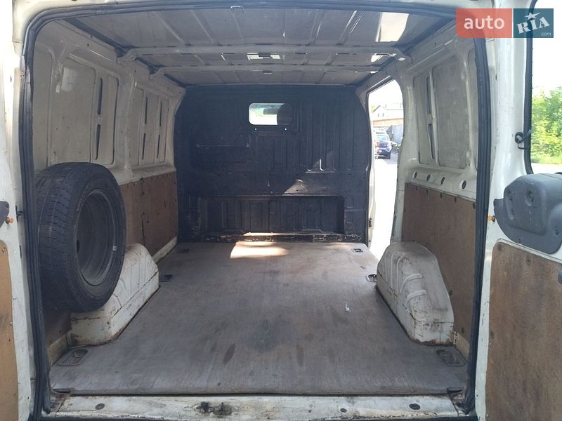 Вантажний фургон Ford Transit 2002 в Луцьку