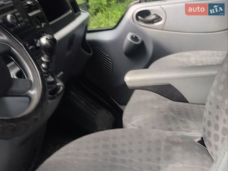 Вантажний фургон Ford Transit 2012 в Львові