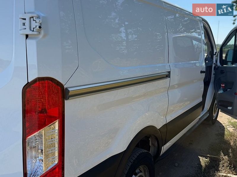 Грузовой фургон Ford Transit 2016 в Умани