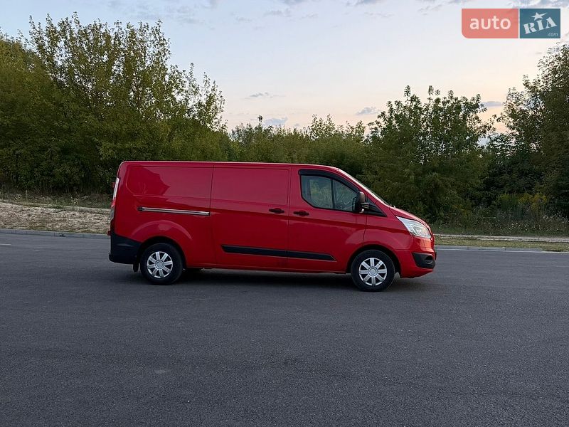 Вантажний фургон Ford Transit 2015 в Рівному