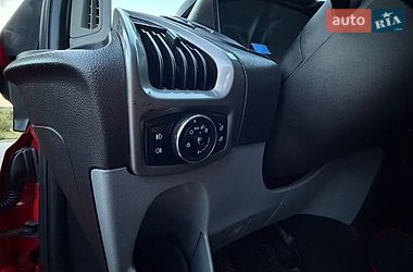 Вантажний фургон Ford Transit 2015 в Рівному