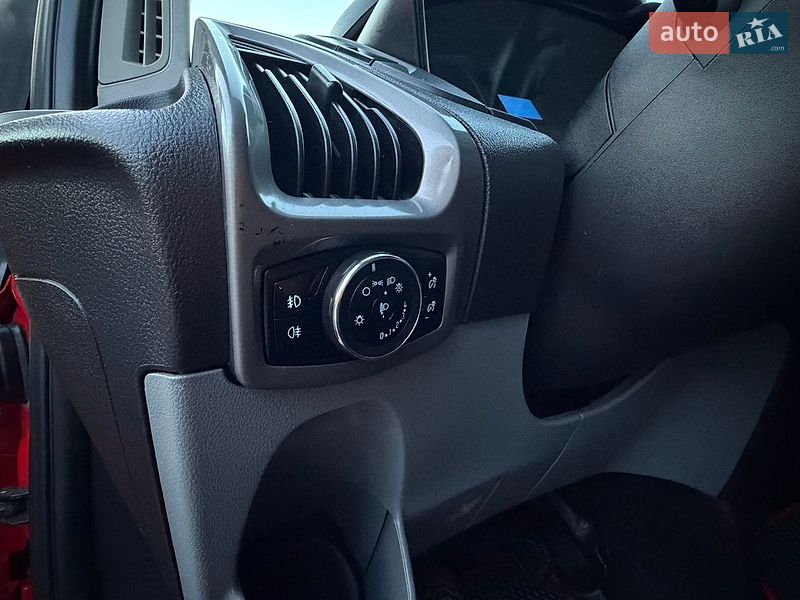 Вантажний фургон Ford Transit 2015 в Рівному