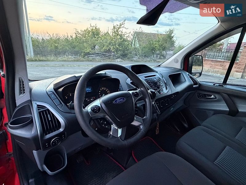 Вантажний фургон Ford Transit 2015 в Рівному