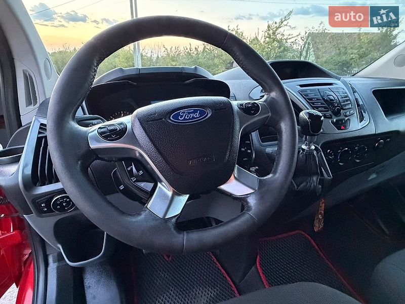 Вантажний фургон Ford Transit 2015 в Рівному