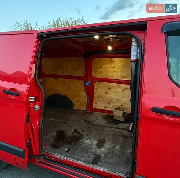 Вантажний фургон Ford Transit 2015 в Рівному