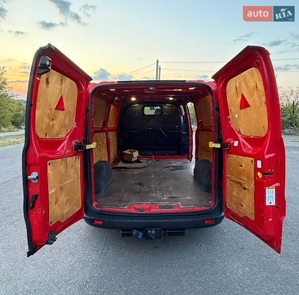 Вантажний фургон Ford Transit 2015 в Рівному