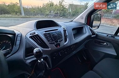 Вантажний фургон Ford Transit 2015 в Рівному