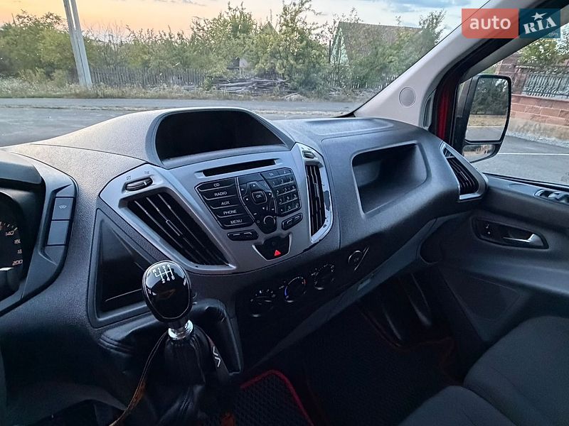 Вантажний фургон Ford Transit 2015 в Рівному