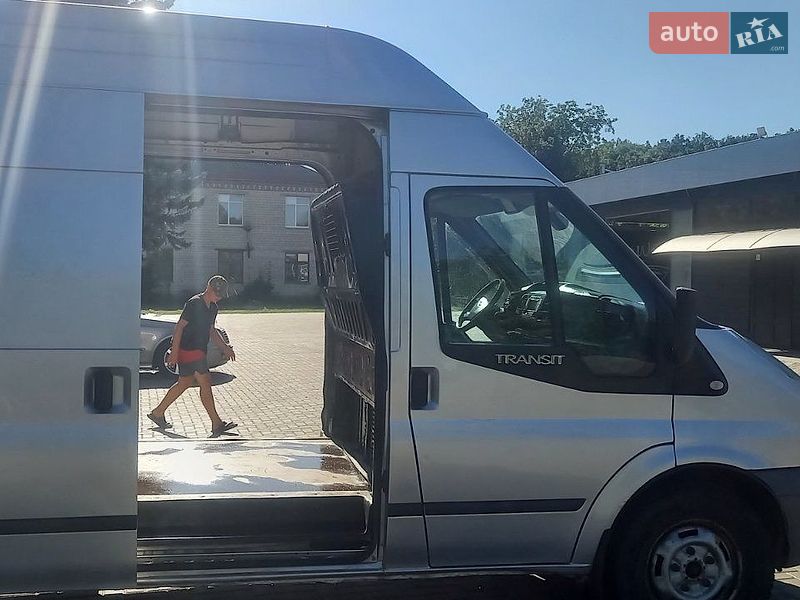 Вантажний фургон Ford Transit 2013 в Немирові