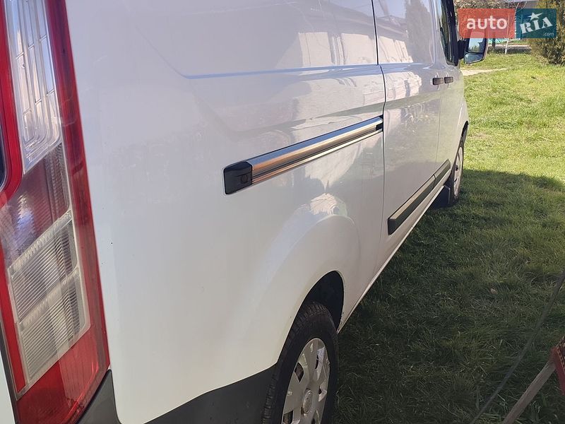 Грузовой фургон Ford Transit 2015 в Кельменцах