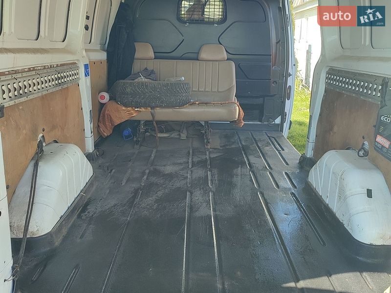 Грузовой фургон Ford Transit 2015 в Кельменцах