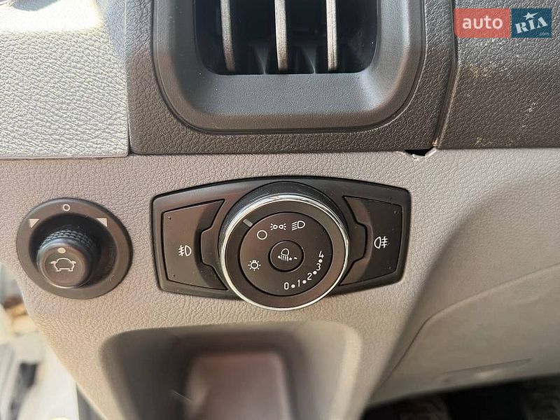 Мінівен Ford Transit 2017 в Києві фото 15 Мінівен Ford Transit 2017 в Києві