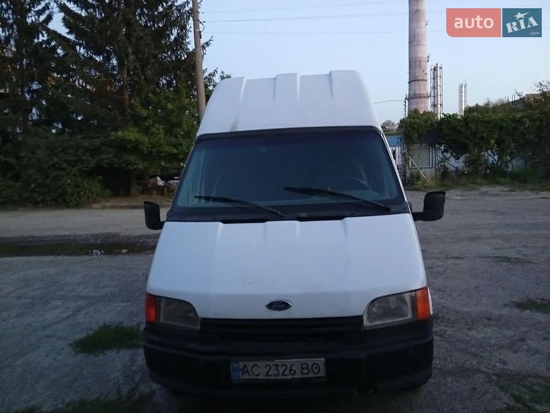 Грузовой фургон Ford Transit 1991 в Луцке