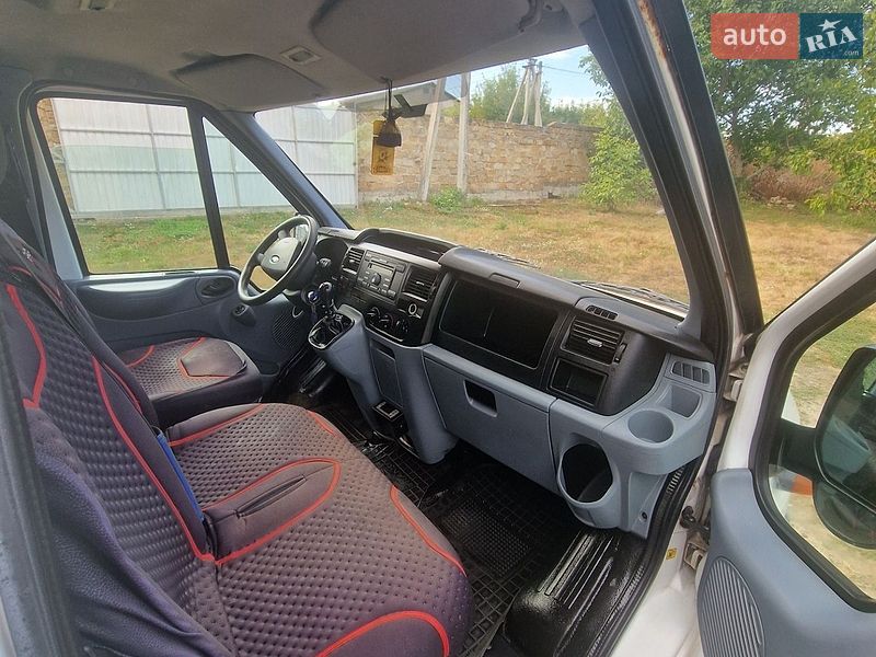 Вантажний фургон Ford Transit 2014 в Рівному