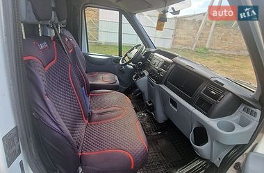 Вантажний фургон Ford Transit 2014 в Рівному