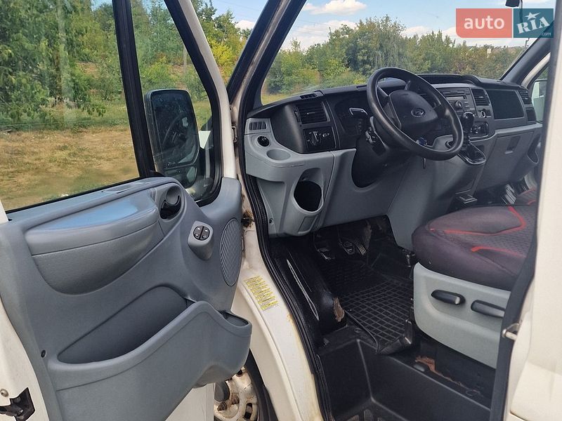 Вантажний фургон Ford Transit 2014 в Рівному