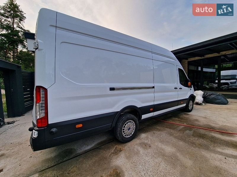 Вантажопасажирський фургон Ford Transit 2016 в Києві