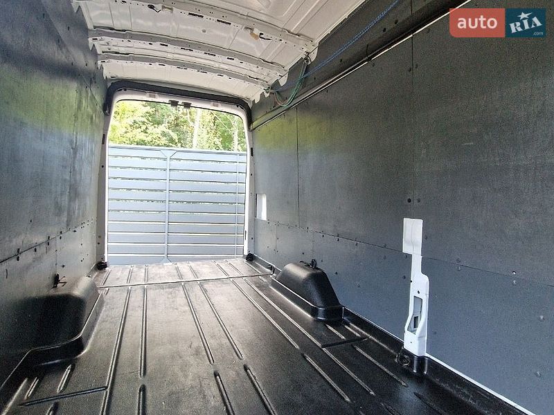 Вантажопасажирський фургон Ford Transit 2016 в Києві